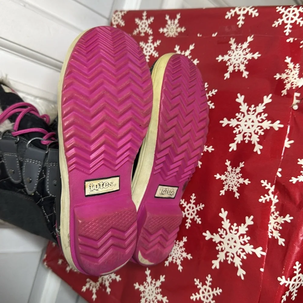 Totes Girls Waterproof Black With Pink , White Faux Fur Winter Boots Size 13